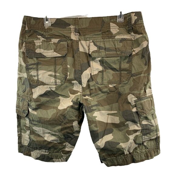 Baileys Point Mens Cargo Camo Shorts Size 34W 39x11 Green Cotton Pockets - Picture 2 of 8